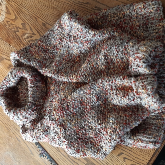 Chanky Sweater - Picture 5 of 6